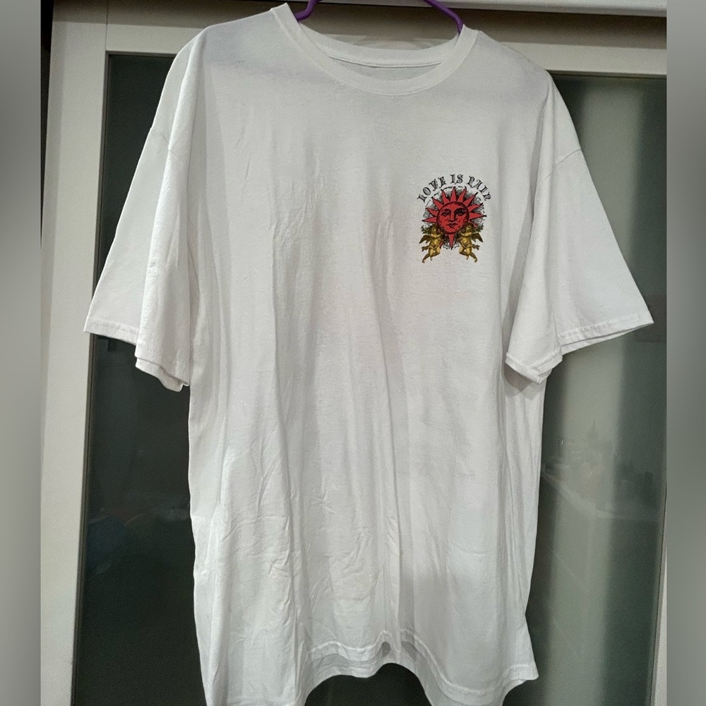 never worn love is pain tee size xl